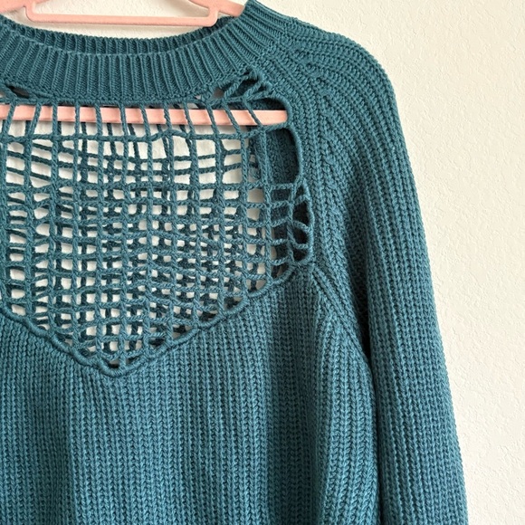 Revolve- Elliatt Opal knit Sweater- size small - Picture 4 of 7